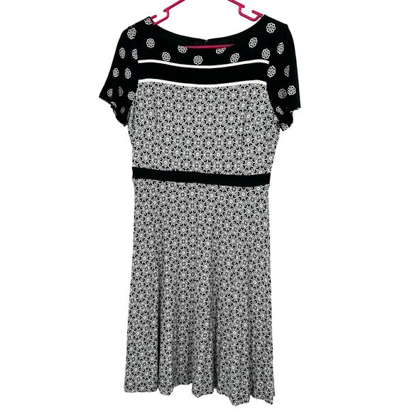 Loft Size 6P Short Sleeve Round Neck Dress Black‎ and White Floral Print Rayon - Picture 1 of 5